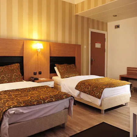 Otel Tanik 3*