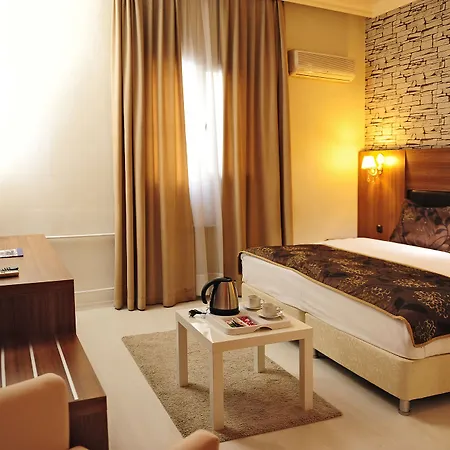 Otel Tanik 3*