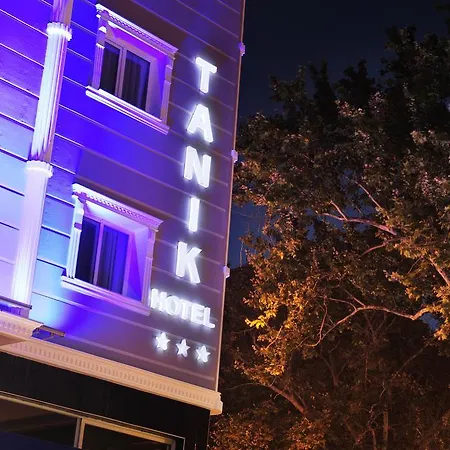 فندق Tanik 3*